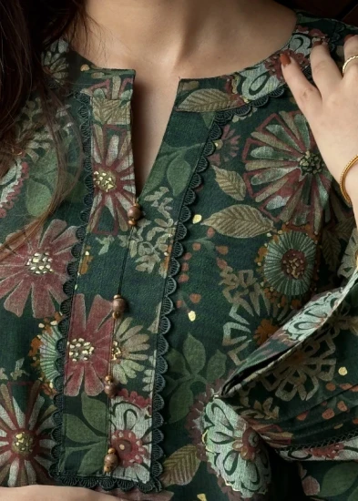 Beaded Floral Kurta with Scalloped Detailing